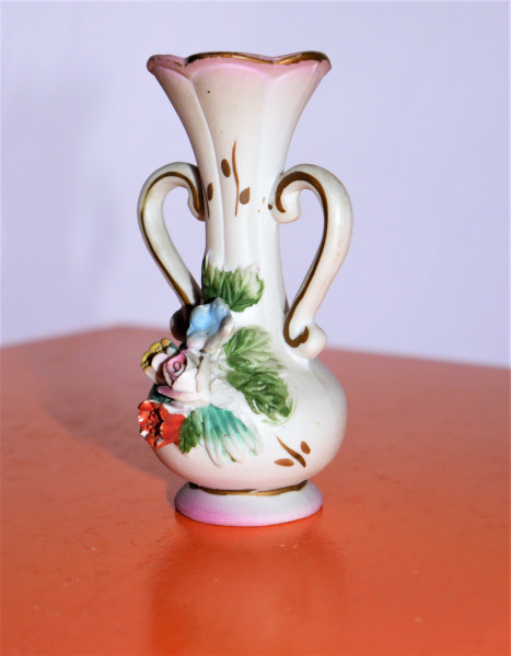 Vase mit Blümchen